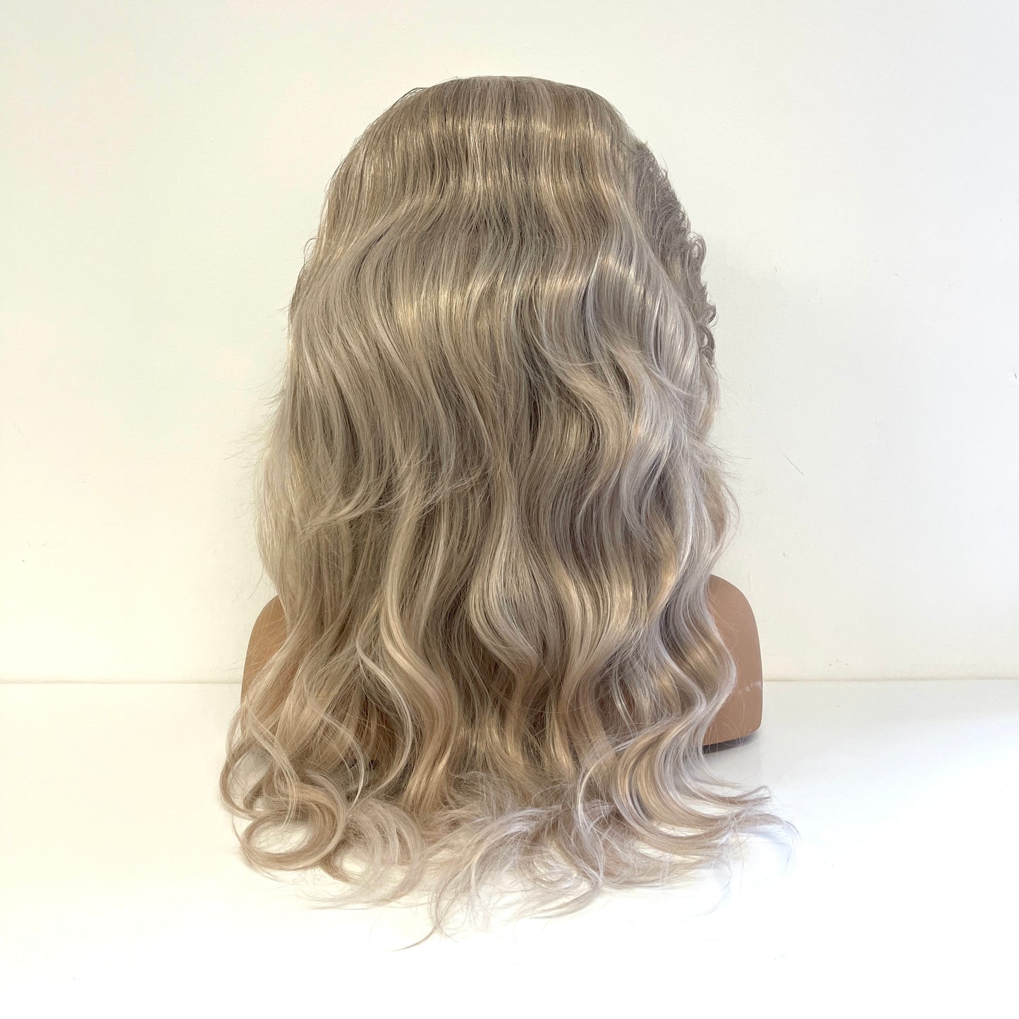 Glam-Our - Silver Curls
