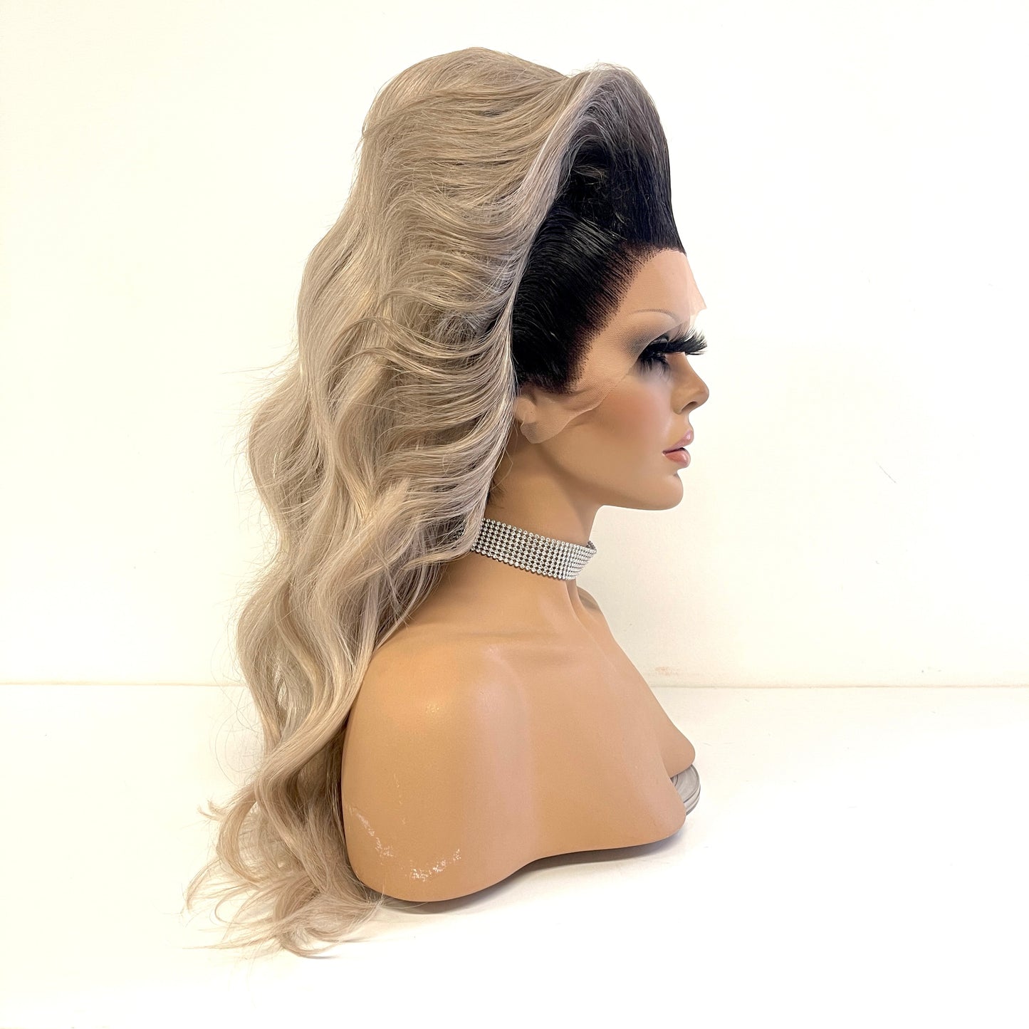 Glam-Our - Silver Curls