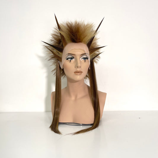Spiked Horns Queen - Cinnamon