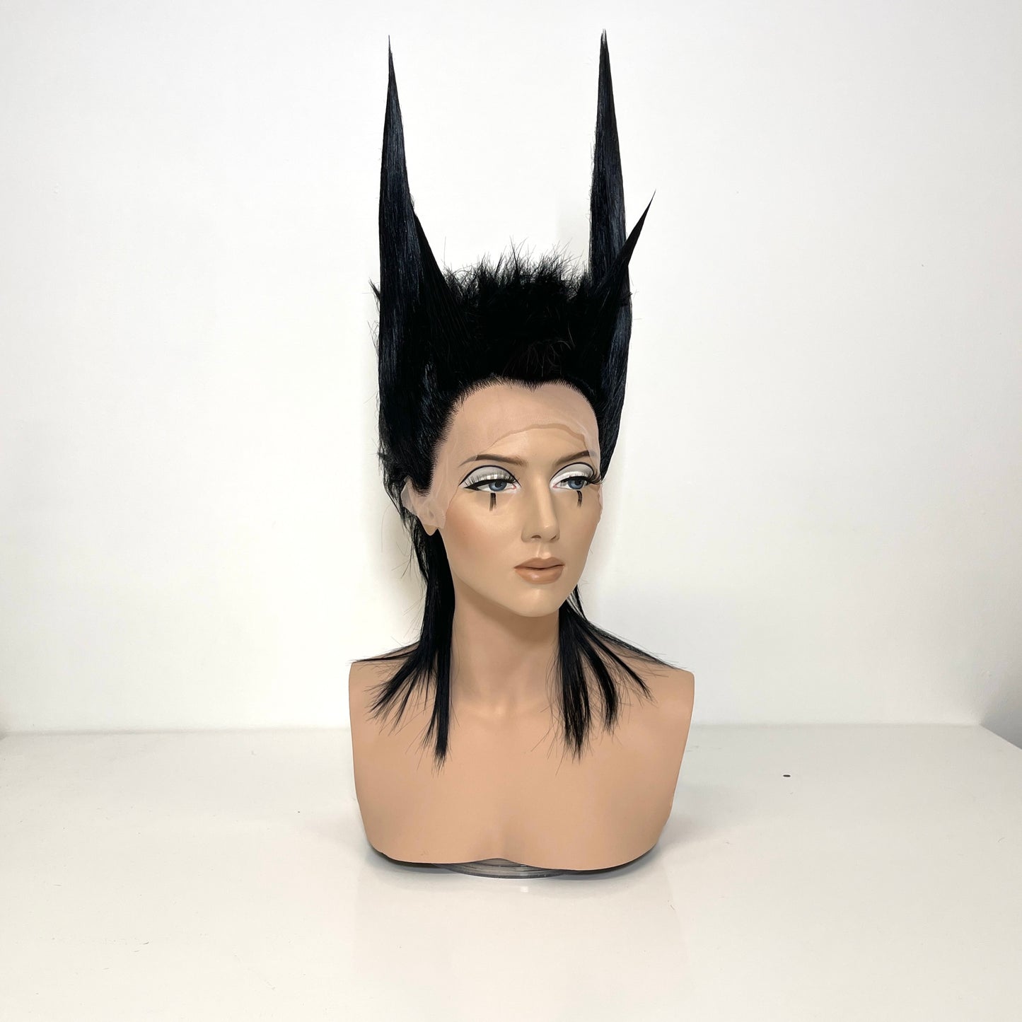 Bladed Horns - Raven