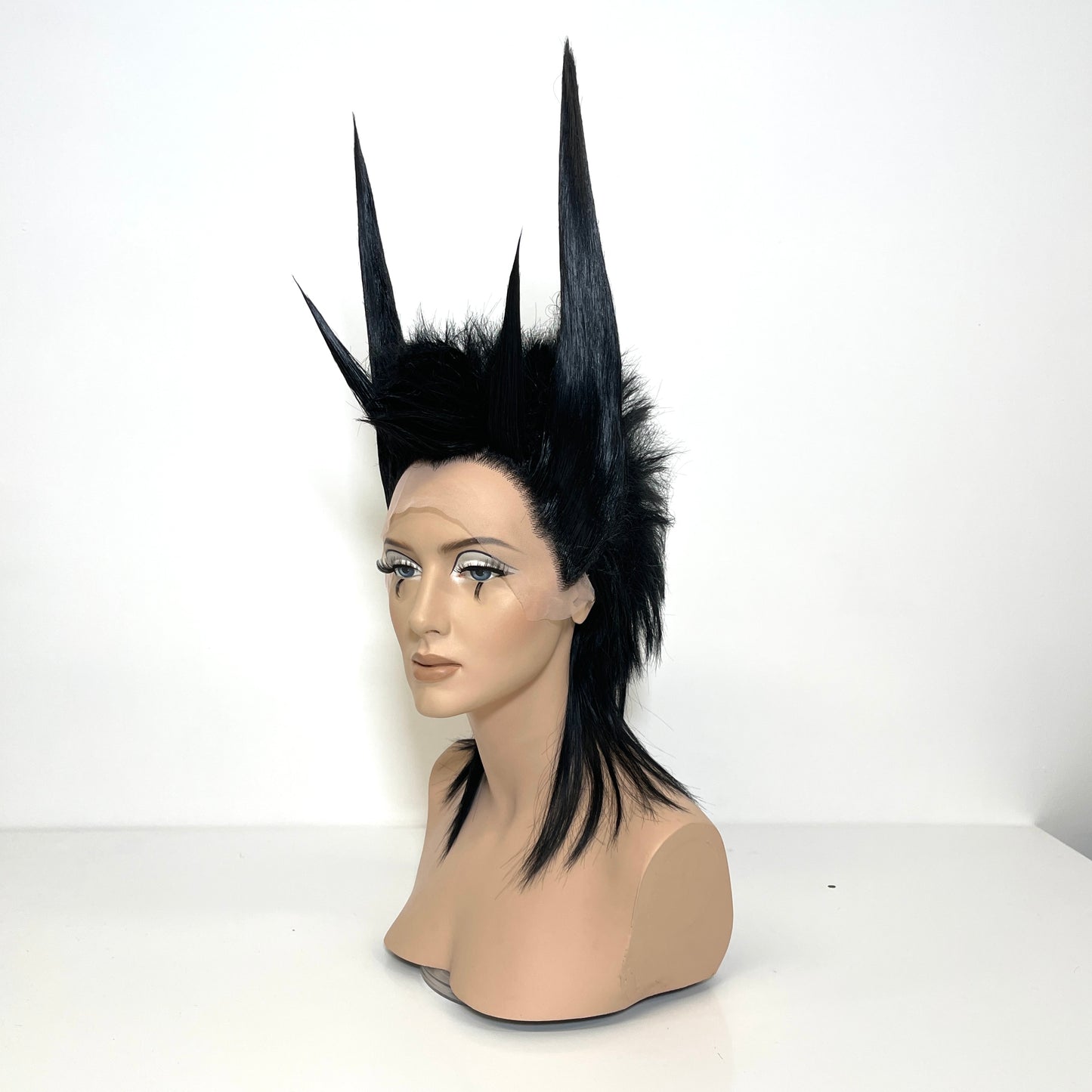 Bladed Horns - Raven